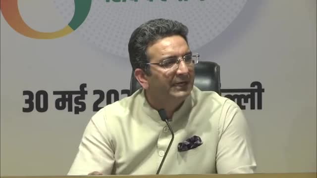 Shri Gaurav Bhatia addresses a press conference at party headquarters in New Delhi.