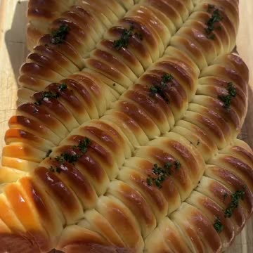 Soft & cheesy mozzarella stuffed bread