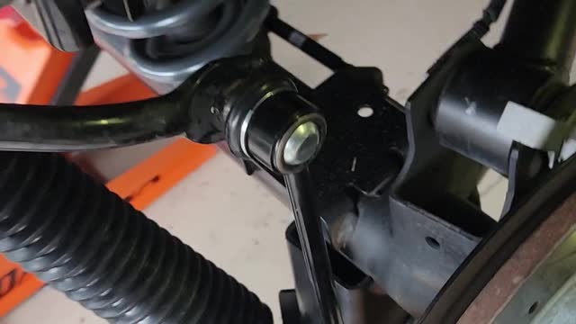 AEV 4.5 Dual Sport Lift Install Part 6