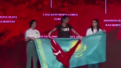 Εδώ δείτε κόμπλεξ που βγάζει η Τουρκάλα αθλήτρια