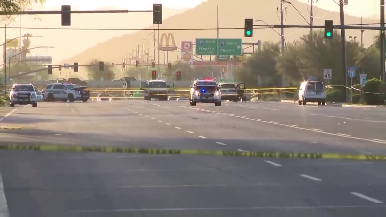 3 people dead, 2 officers injured in north Phoenix shooting