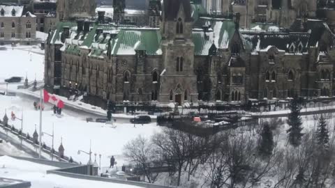 Metalowe ogrodzenie w okół parlamentu, Ottawa Kanada
