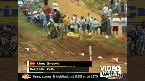 Travis Pastrana on a 125 Battles Larry Ward's 250F | 2001 Red Bud 125 Moto 1