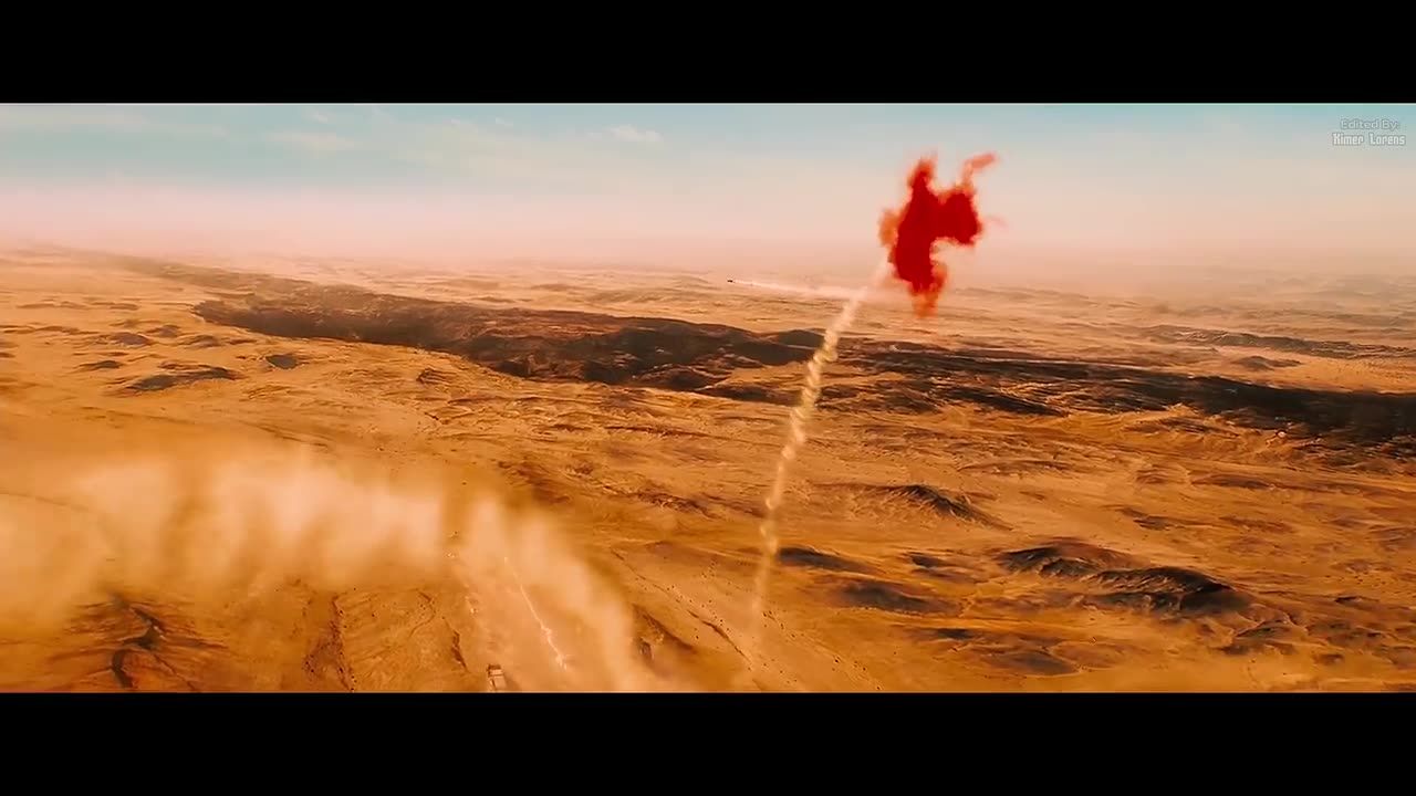 Mad Max: Fury Road (2015) - The chase begins (1/10) (slightly edited) [4K]