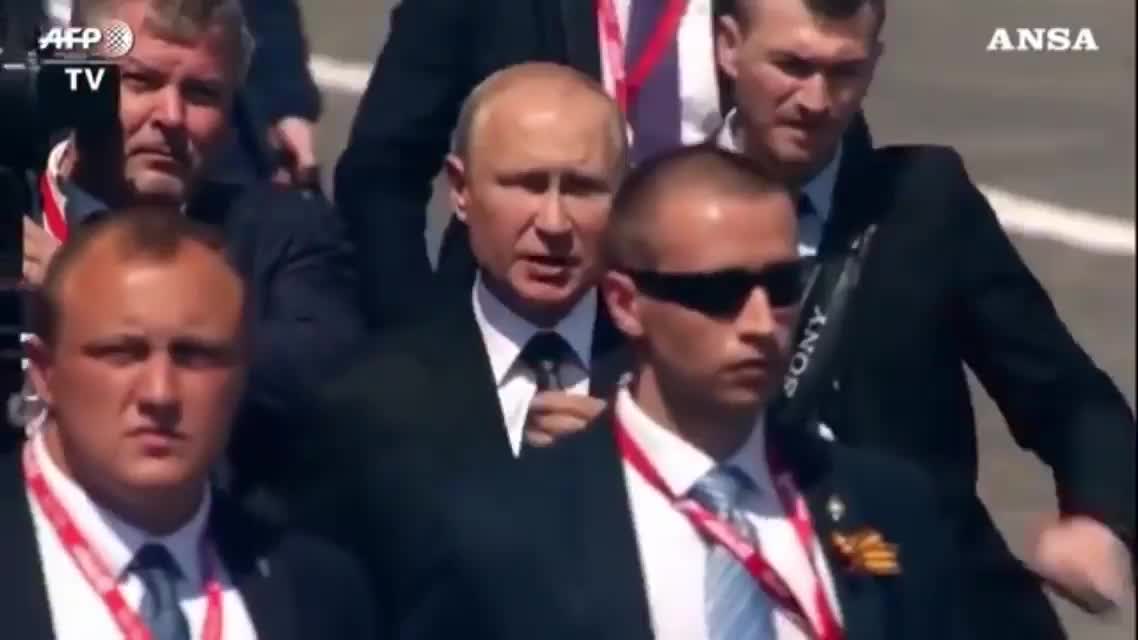 PUTIN - 9 Maggio MAI DIMENTICARE LA STORIA