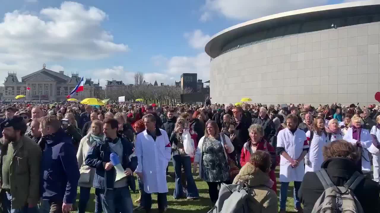 Dutch anti-lockdown protesters.