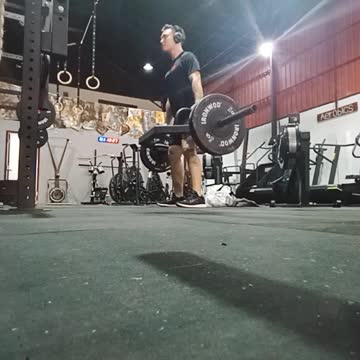 Birthday Deadlift work in an empty gym