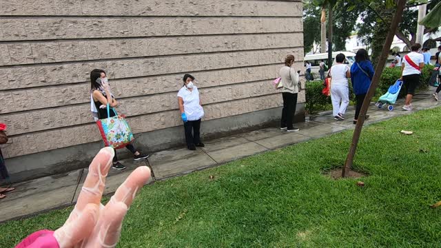 Line for Grocery Store Wraps Around the Block in Peru