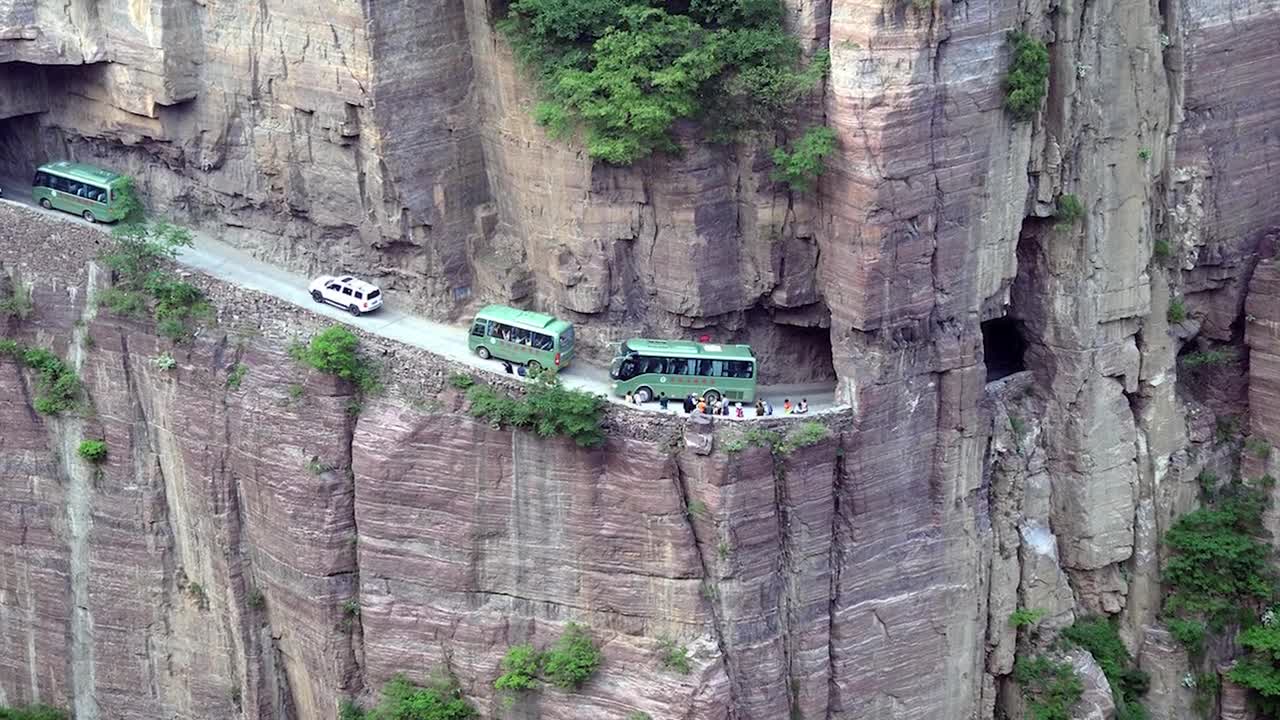 Top 10 Most Dangerous Roads in the World