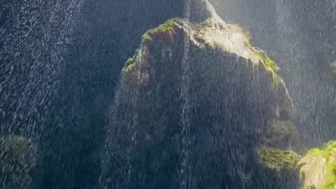 Umbrella waterfall....🏖️☔