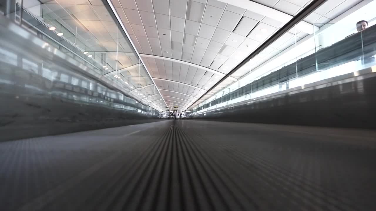 airport escalator