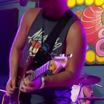 Max Indiveri (The Whips) - LIVE @ Cobra (Short 4)