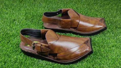 Man peshawari chappal