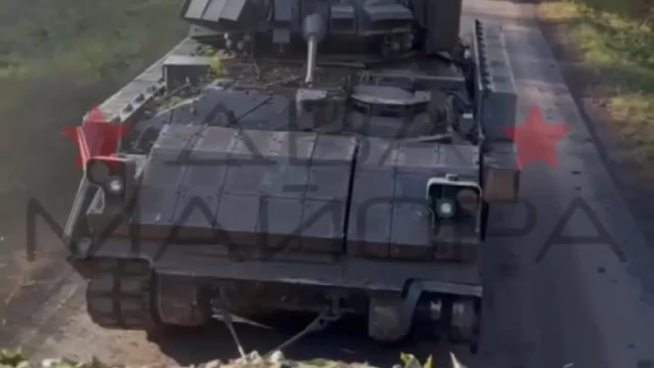 Russian repair & recovery Battalion evacuates a trophy Ukrainian Bradley IFV in the Kursk direction