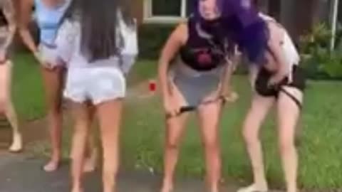 Young Girls see who can take off her pants the fastest