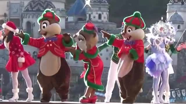 Chipmunks Show Stage Cartoon Amaze Audience