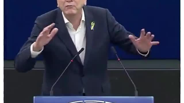 "Your strategy of incremental sanctions doesn’t work. Cannot work," says Guy Verhofstadt