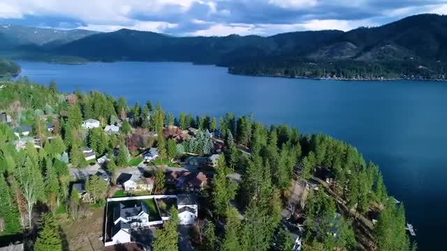 Colonial Home in Hayden Lake, Idaho