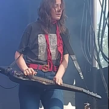 Megan Lovell (Larkin Poe) - LIVE @ 420Fest (Short)