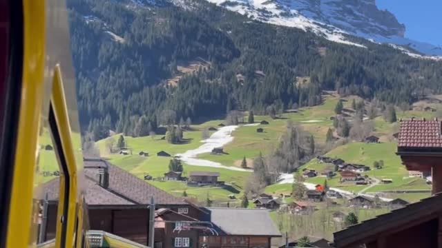 🚞 Grindelwald to Kleine Scheidegg Change train to the Wengerna