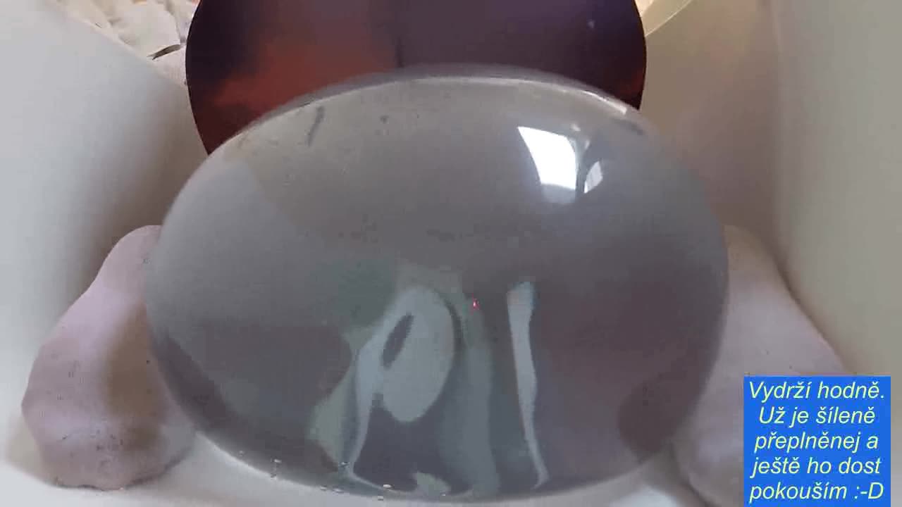 Přeplnění balónku vodou
