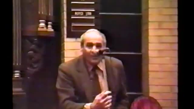 Rabbi Kahane speaks in the Young Israel of Far Rockaway 1988 Video 15/18