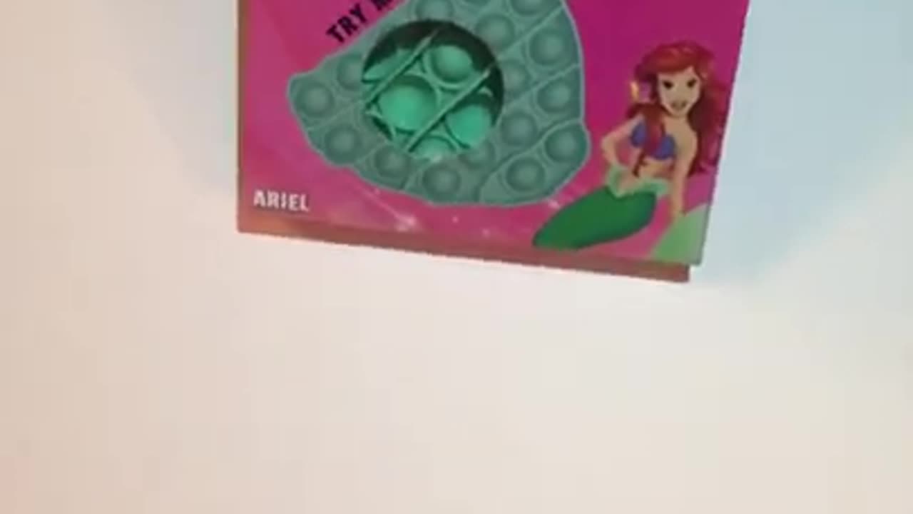 Unboxing Ariel Pop it
