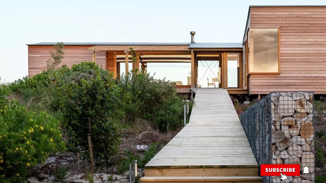 A home amongst the undulating coastal dunescape