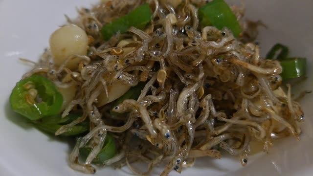 Stir-fried anchovies.