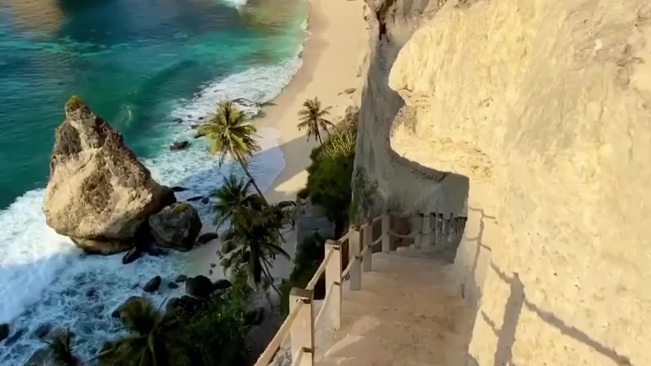 🌈 Diamond Beach on Nusa Penida island 🌴