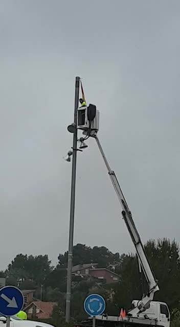 Una vecina lleva a Viladecavalls ante los juzgados por colocar bandera independentista