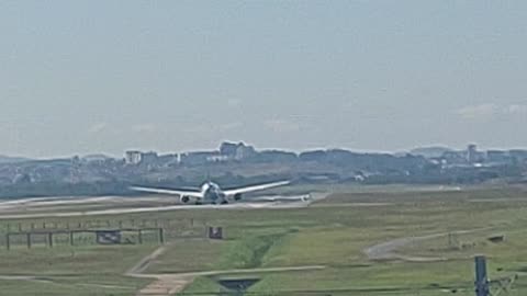 Boeing 787-9 Dreamliner C-FGEI Air Canada decola de Guarulhos para Buenos Aires