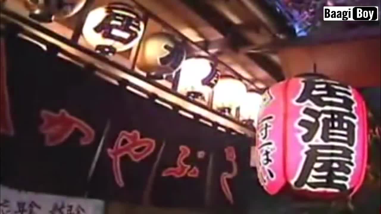 Monkey waiters in japan restaurant !!!