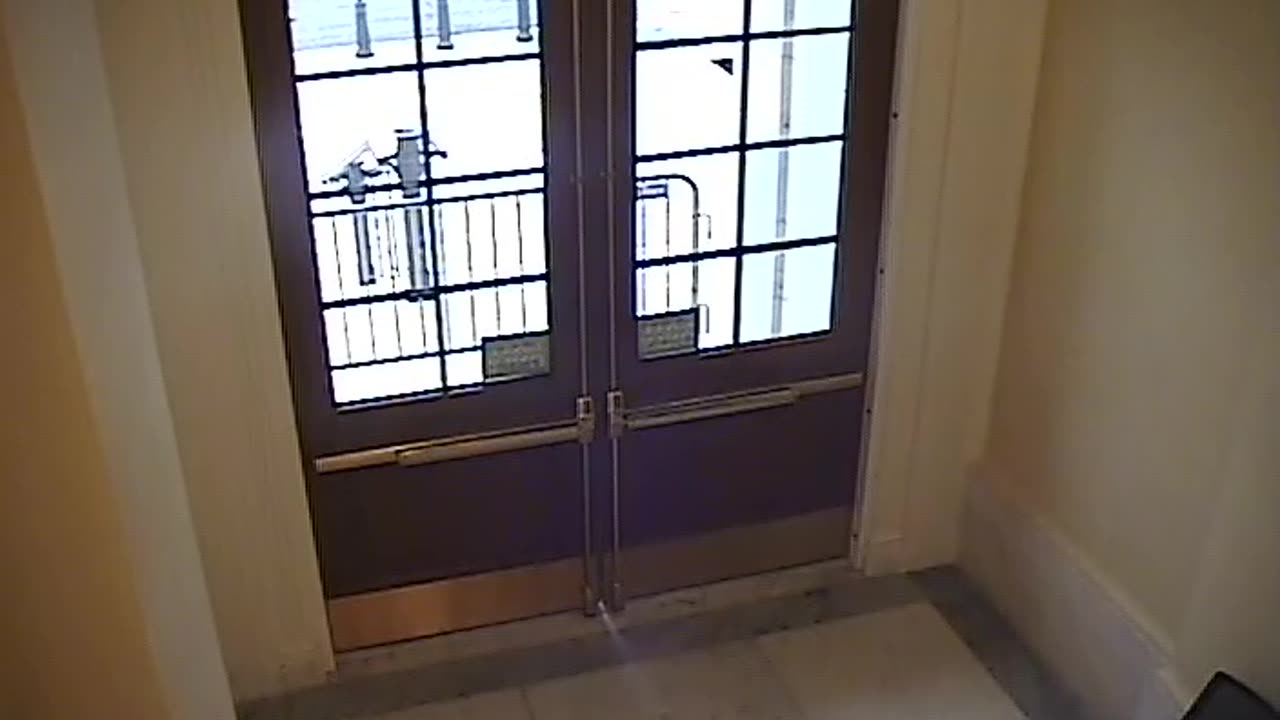 3443CHOB02CH12NRotundaExit_2021-01-06_08h20min00s940ms.mp4