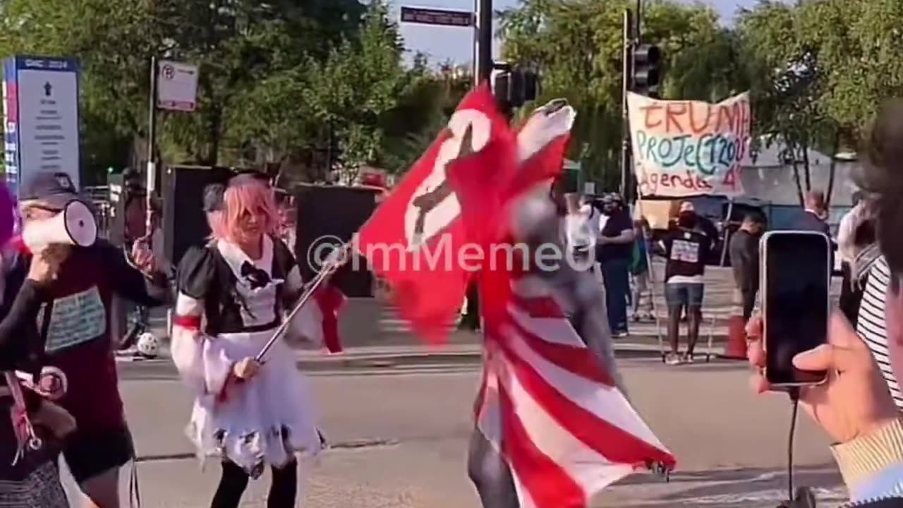 Meanwhile near the DNC…🤣🤣🤣