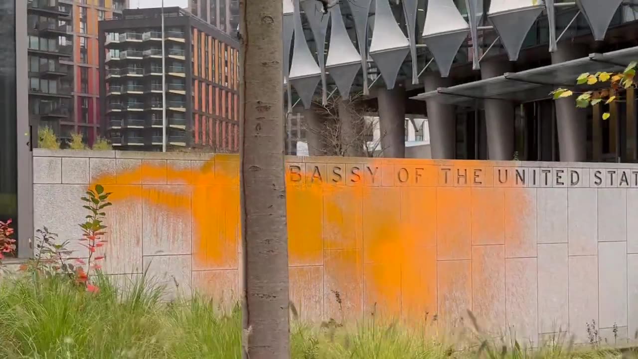 U.S. Embassy in London DEFACED as TRUMP wins 🇺🇸