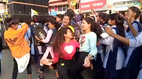 Girls dance on trending