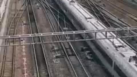 LIKE THREE SILVER SALAMANDERS....WHEN THREE HIGH SPEED TRAINS"MEET"