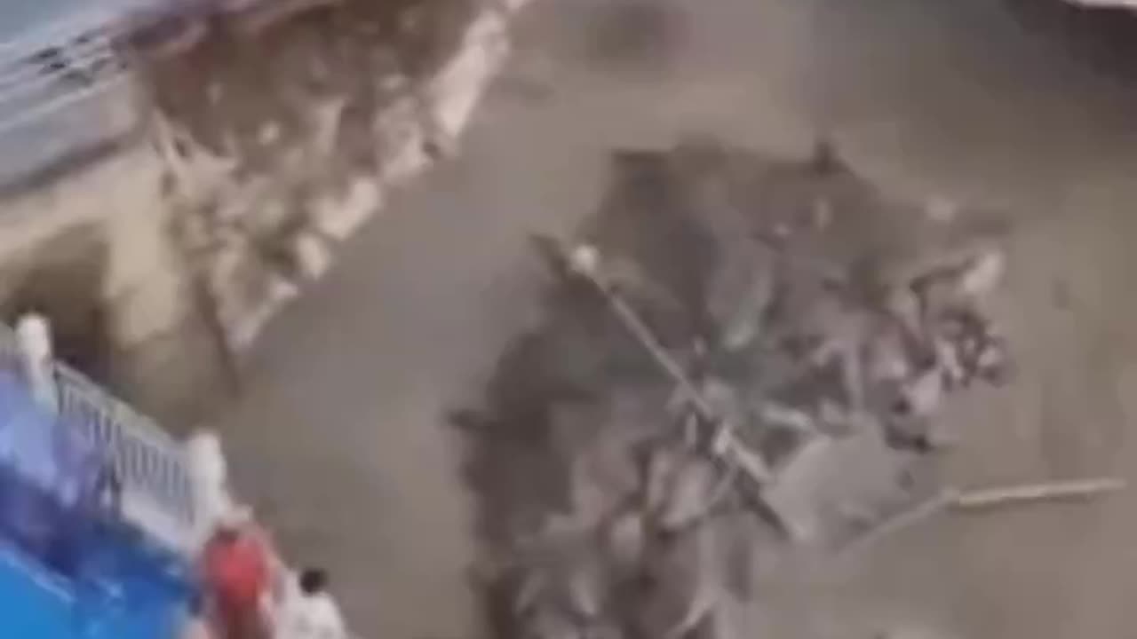 BREAKING: Longting Bridge сollapses in China’s Guizhou Province.