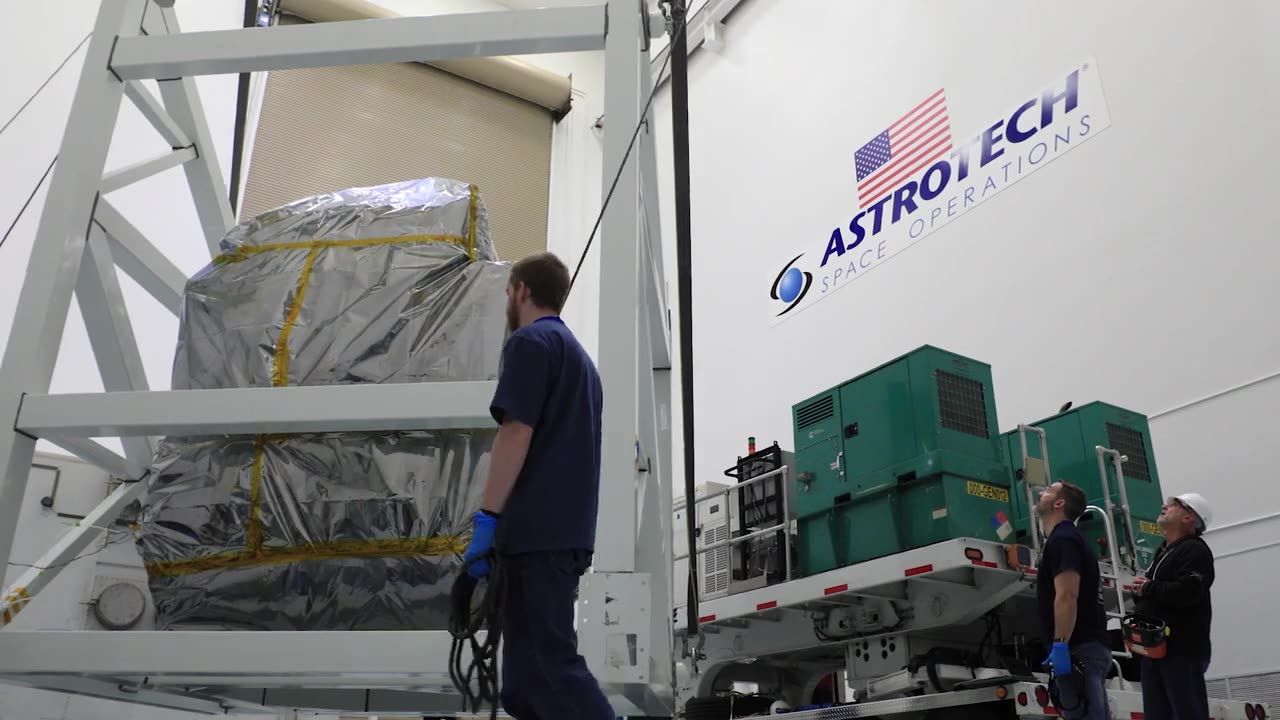 Artemis II Astronauts Check Out Some Flight Hardware on This Week @NASA - November 24, 2023