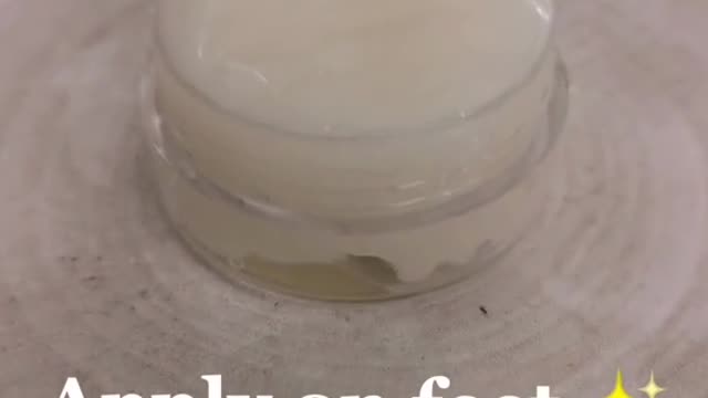 How to remove cracks from your feet