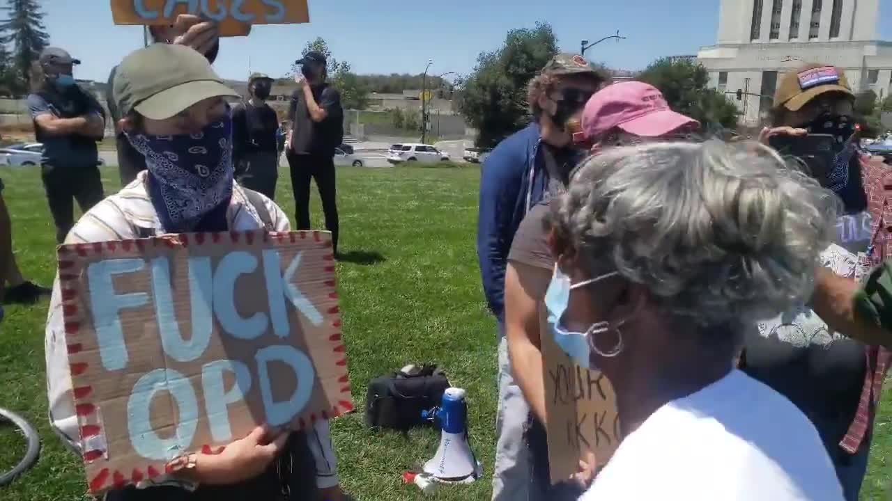 ANTIFA Gets Thrown Out Of Anti-Crime Protest In Oakland By Local Black Residents