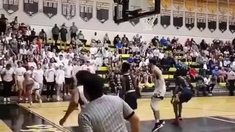 This buzzer beater is TOO CLEAN 🚨