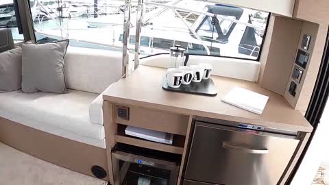 £500,000 Yacht Tour : Prestige 420-14