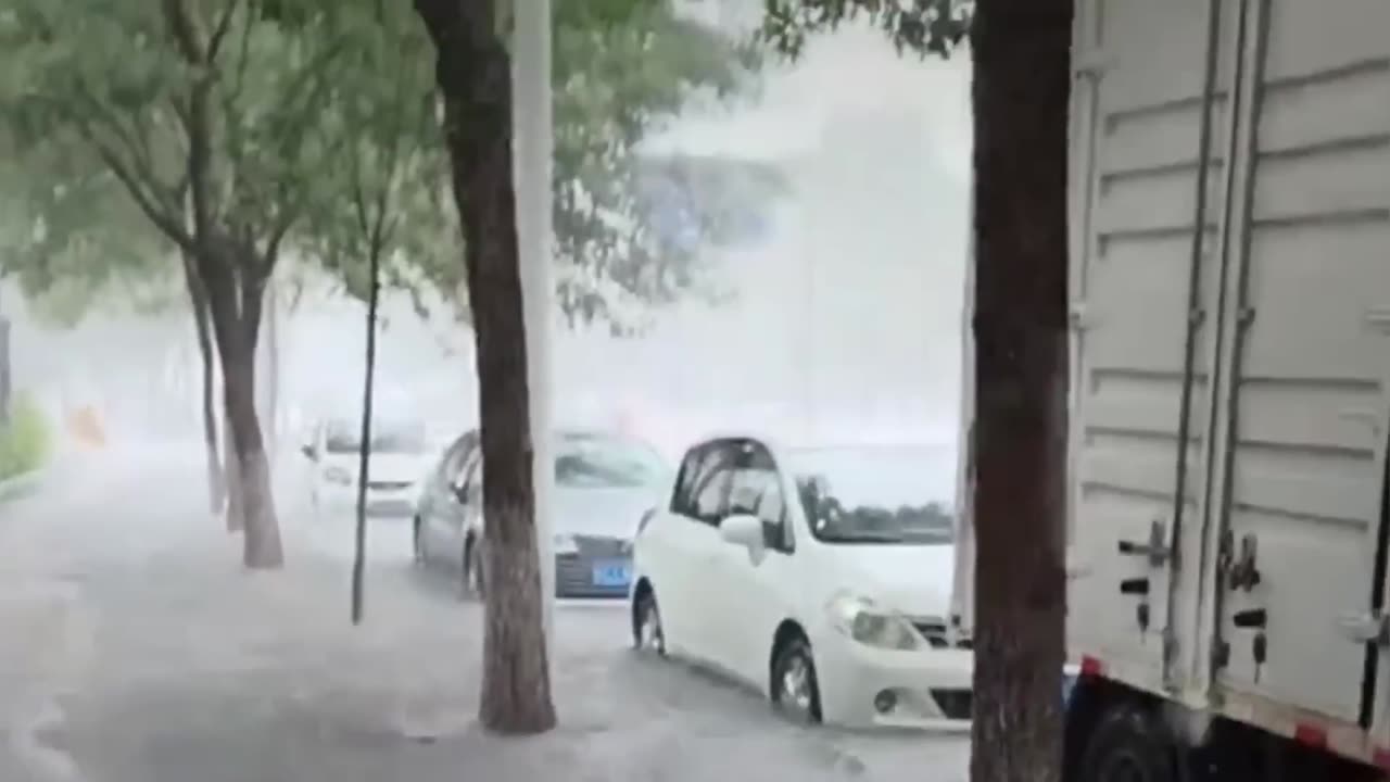 Banjir terburuk di Beijing China, jembatan tenggelam,kota hancur karena banjir