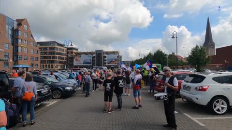 Rostock - Patrioten treffen zur Groß - Demo in Rostock ein 20-08-2022