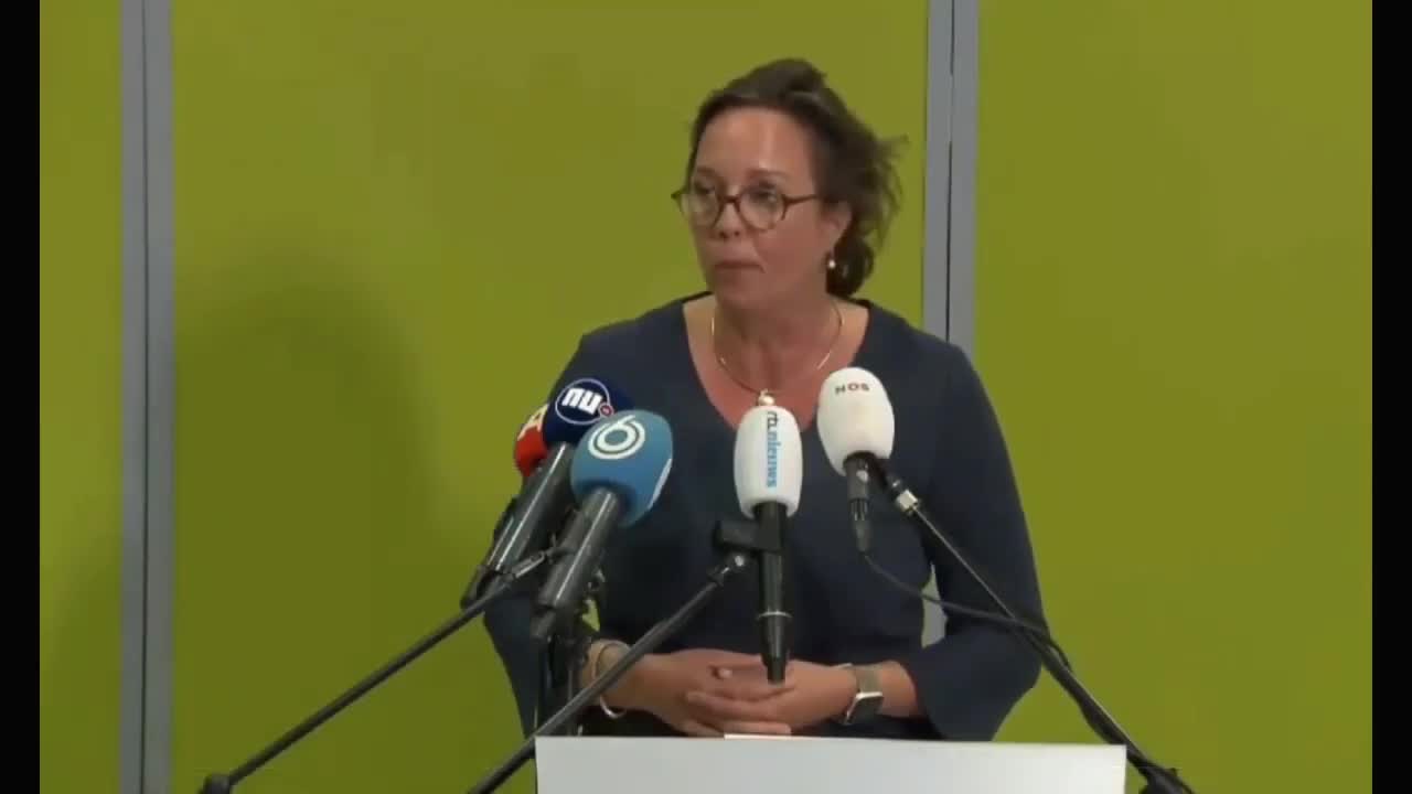 Jaap van Dissel: mondkapjes medisch zinloos. Tamara van Ark: mondkapjes gedragsbeïnvloeding. (NL)