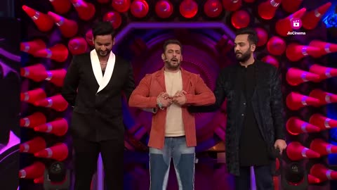 Bigg Boss OTT 2 | Elvish Yadav Lifts The Trophy! | Grand Finale | Salman Khan | JioCinema