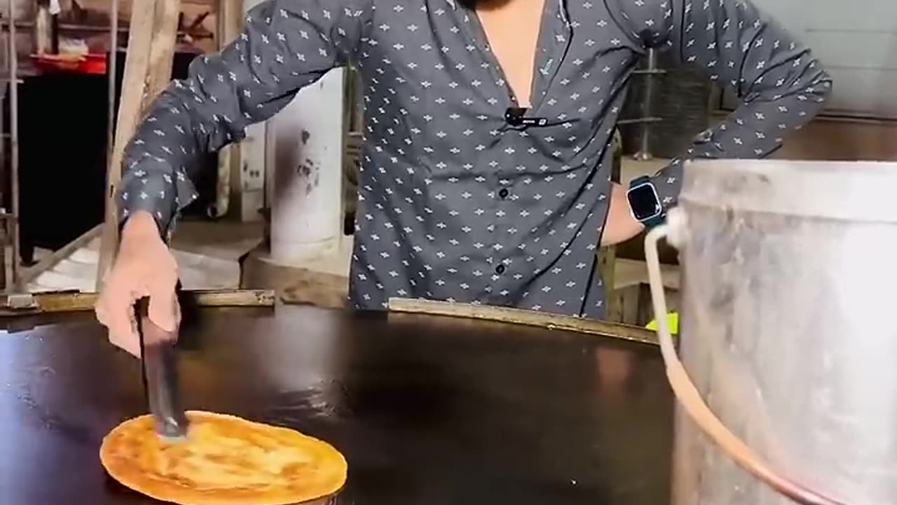 Paratha Lover hai koi_😂 apko konsa paratha pasand hai_😁 Salman Noman❤️