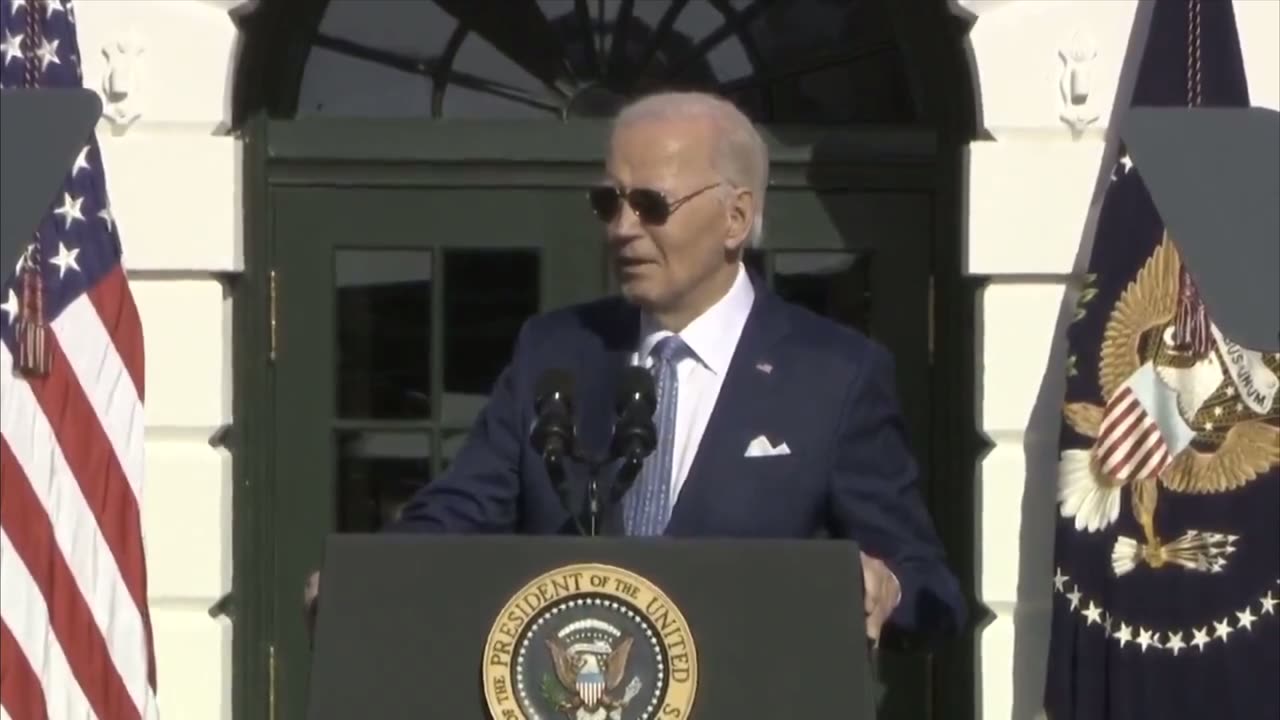 Biden Struggles to Read From His Teleprompter at Annual Turkey Pardon, Insults Midwesterners